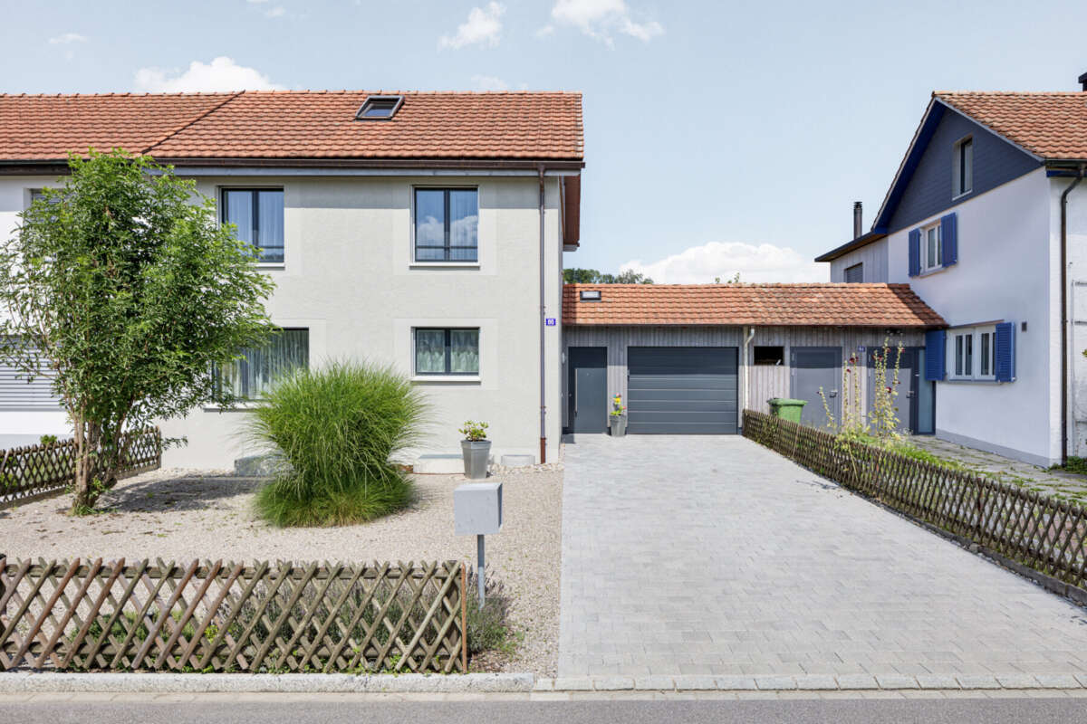 Orlando Architektur Umbau Erweiterung Anbau Ausbau Einfamilienhaus Hardgutstrasse Winterthur 1 Frontfassade